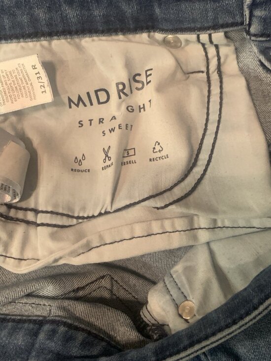 Lucky Brand Sweet Straight Leg Jeans Women's 12/31  Light Wash Mid-Rise Stretch - Picture 4 of 8